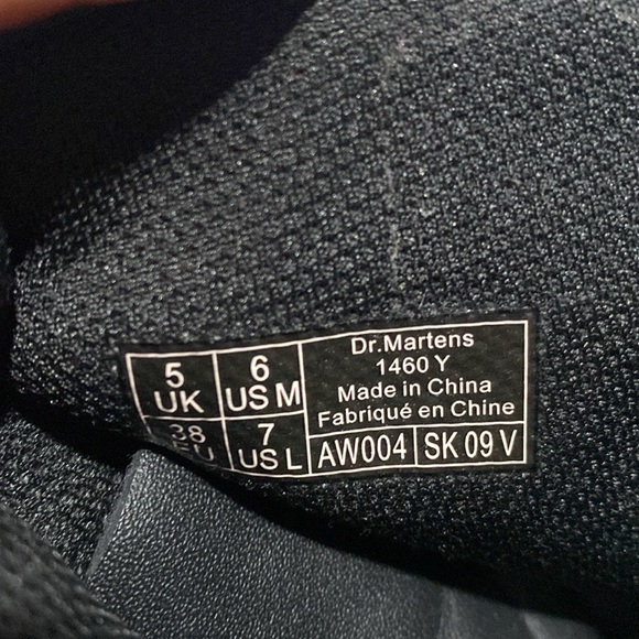 Dr. Martens women’s black combat bootss - Picture 5 of 5